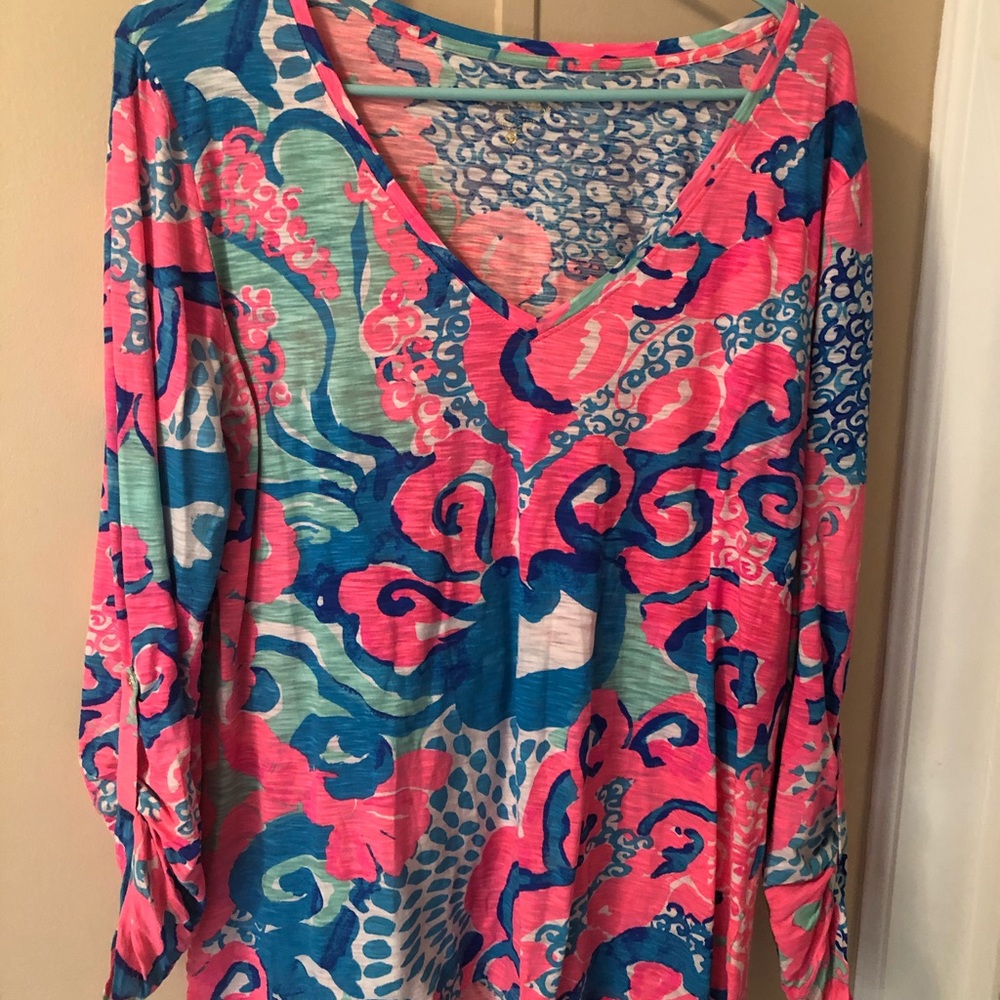 Lilly Pulitzer size medium top